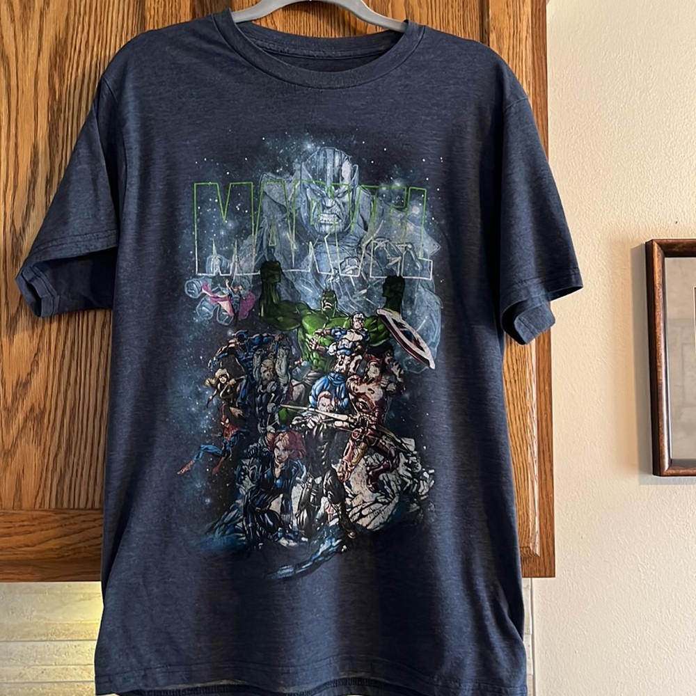 Marvel T-shirt large